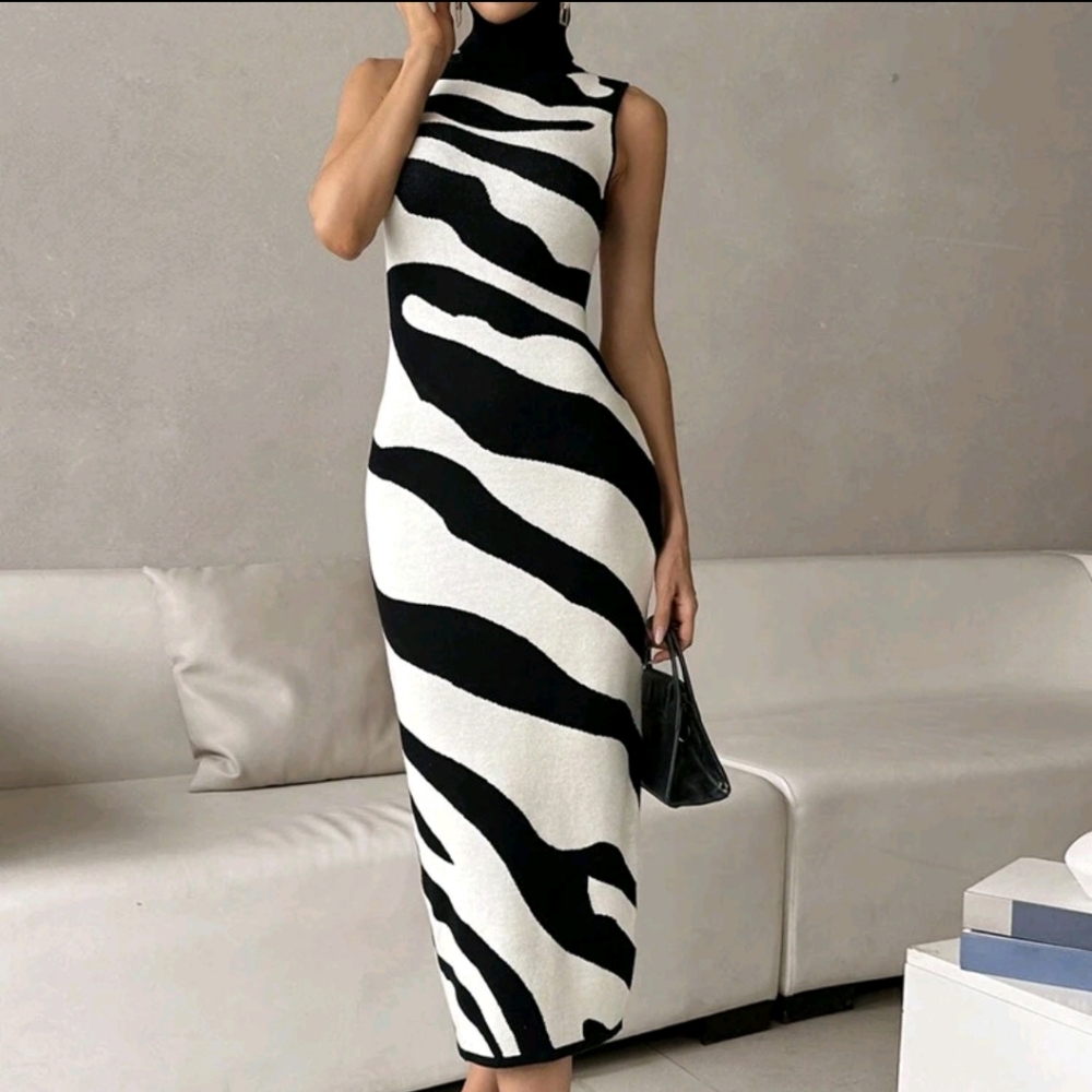Two Tone Turtleneck Sweater Dress - Picture 4 of 6